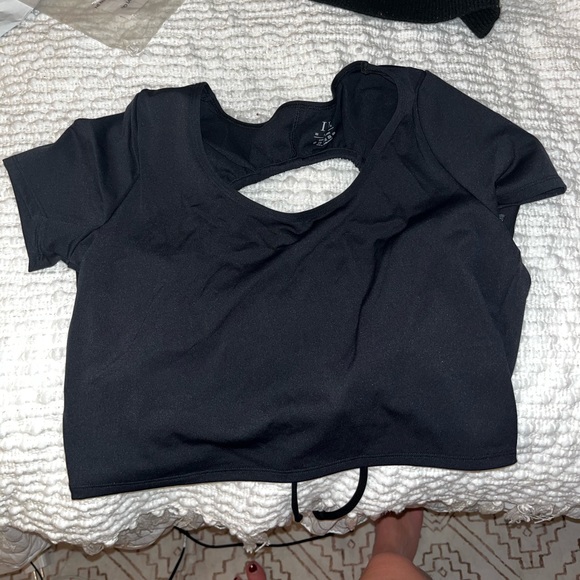 Workout Top - Picture 2 of 3